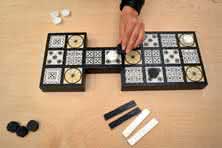 Los dados son tablillas o monedas